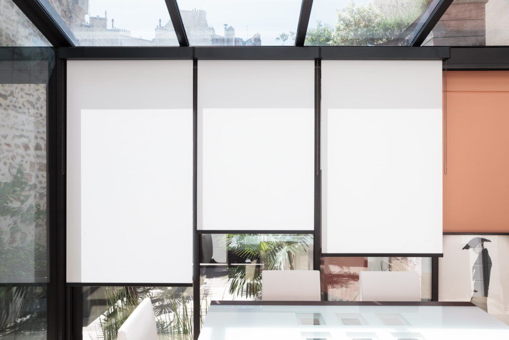 Stores enrouleurs intérieur véranda