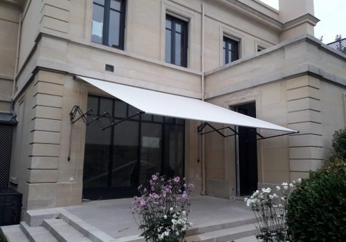 Banne Parallélogramme Opéra terrasse - Roussel Stores